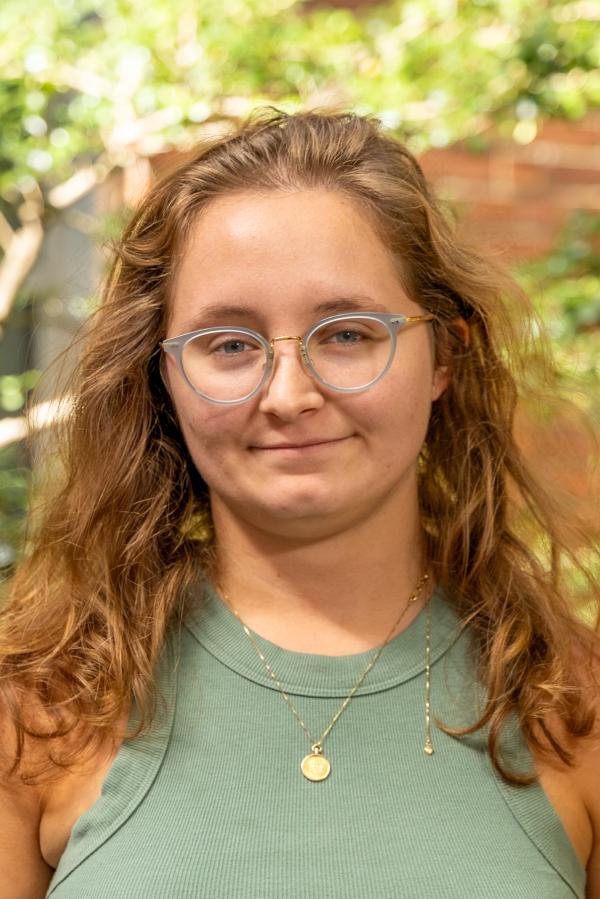 headshot of Meredith Anderson